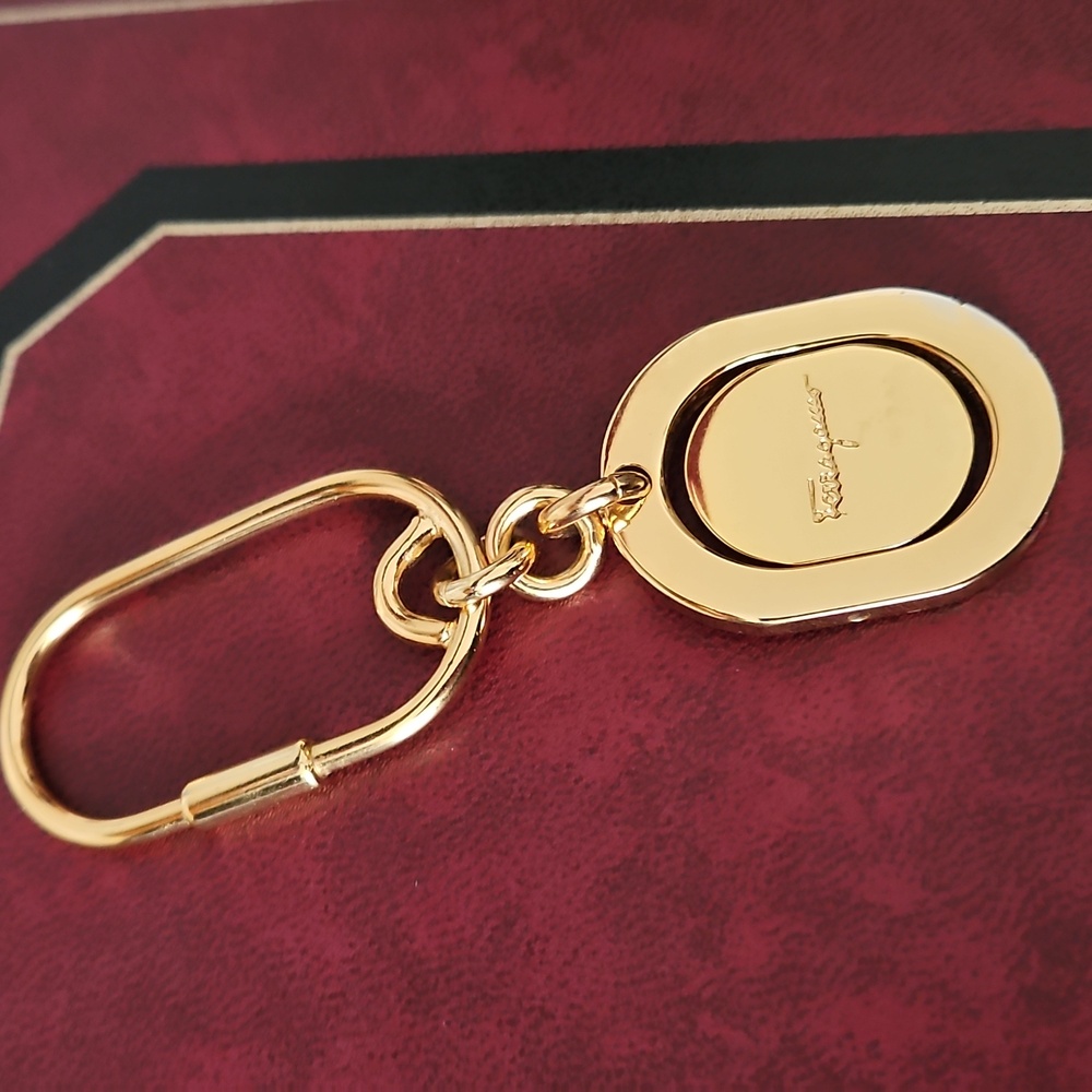 Salvatore Ferragamo Keychain/ Bag Charm. - Picture 2 of 10